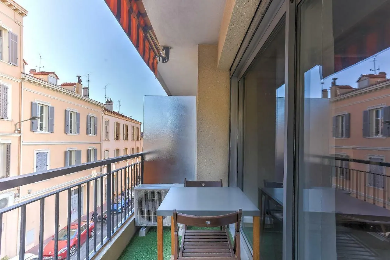 Studio Cosy Merle Cannes França